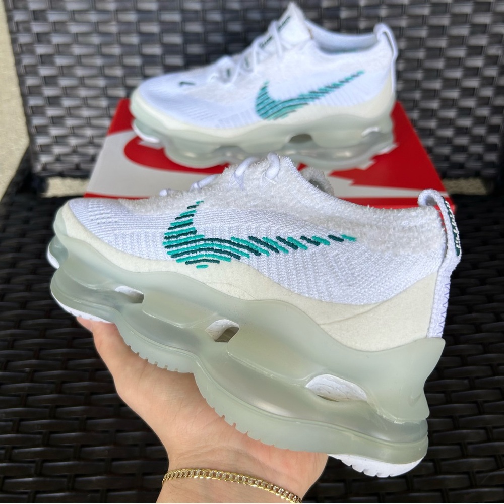 NIKE AIR MAX SCORPION FLYKNIT WHITE CLEAR EMERALD - WOMENS 6.5 / MENS 5 - Picture 4 of 5